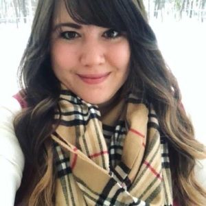 Meet your Posher, Lina